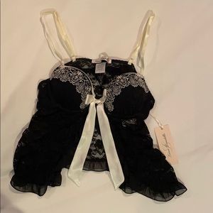 Beautiful cropped black lingerie.SMALL